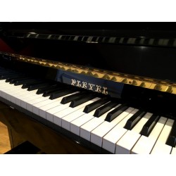 Piano Droit PLEYEL by Schimmel 116 International Noir poli