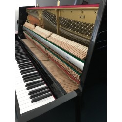 Piano droit YAMAHA M110