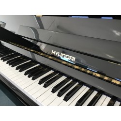 Piano Droit HYUNDAI U-822 114cm Noir Brillant