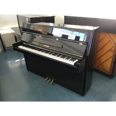 Piano Droit HYUNDAI U-822 114cm Noir Brillant