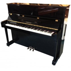 Piano Droit YAMAHA YM5 121 cm Noir brillant