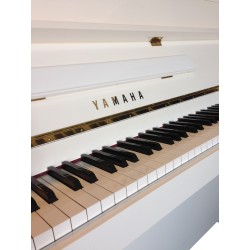 Piano Droit YAMAHA C111 Blanc brillant