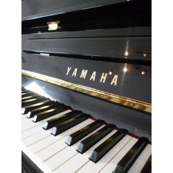 Piano Droit YAMAHA C108 Noir brillant