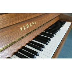 Piano droit YAMAHA P116N Noyer satiné 114cm