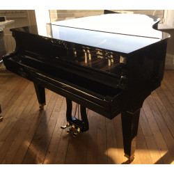 PIANO A QUEUE PLEYEL by SCHIMMEL Vendôme 174 Noir Brillant