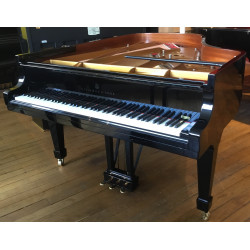 Piano à queue STEINWAY & SONS A 118cm noir brillant