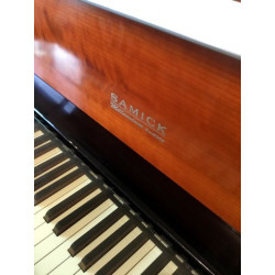 Piano droit SAMICK SMR 2000 Millenium 118 cm