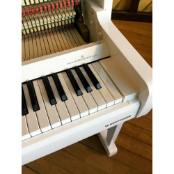 Piano Droit W.HOFFMANN Vision V120 Blanc Brillant /Chrome