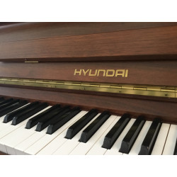 Piano droit Hyundai by Samick U-835 121cm Noyer satiné