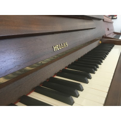 Piano droit Hellas Eroica 116 cm Noyer Satiné