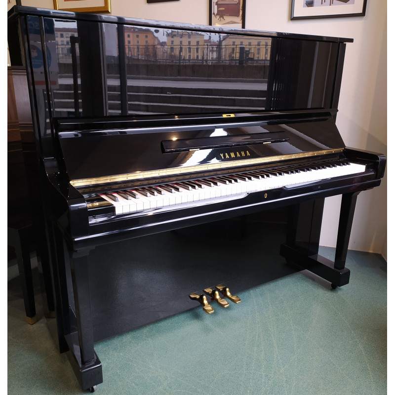 Piano Droit Yamaha U Cm Noir Brillant