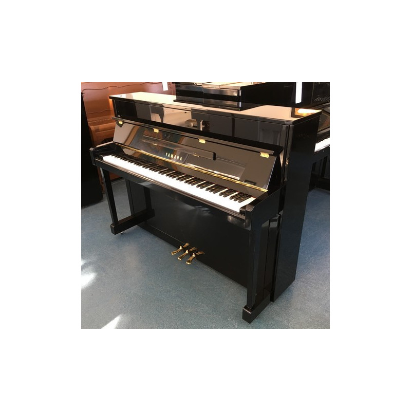 Piano Droit Yamaha C Noir Brillant
