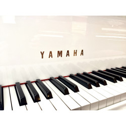 PIANO A QUEUE YAMAHA G2 BLANC BRILLANT 173 CM