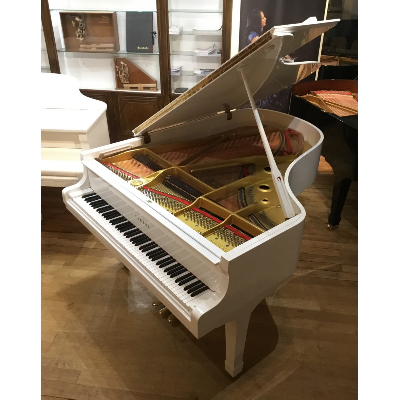 PIANO A QUEUE YAMAHA C3 Blanc Brillant