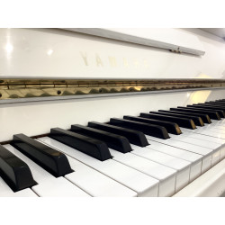 PIANO DROIT YAMAHA M110 BLANC BRILLANT