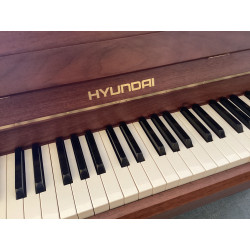 PIANO DROIT HYUNDAI U-810 NOYER BRILLANT 110 CM