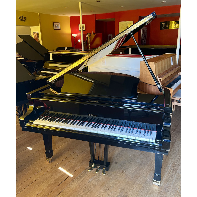 Piano à queue PETROF PV 158 cm Noir Brillant Piano à queue PETROF PV 158 cm Noir Brillant