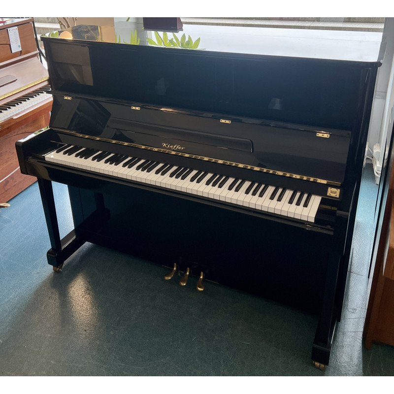 Piano droit Kieffer UP 123 cm noir brillant Piano droit Kieffer UP 123 cm noir brillant