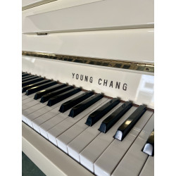 Piano droit Young Chang U109 finition ivoire
