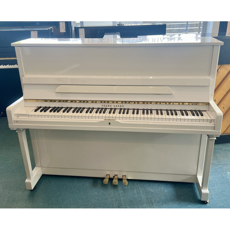 Piano droit YOUNG CHANG E-118 finition blanc brillant Piano droit YOUNG CHANG E-118 finition blanc brillant