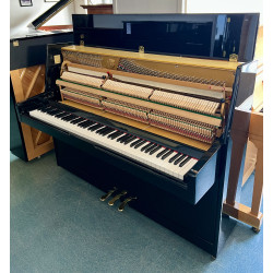Piano droit STRAUSS UP-108E finition noir brillant