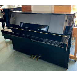 Piano droit STRAUSS UP-108E finition noir brillant