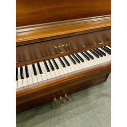 Piano Droit KAWAI 701F 112cm Noyer américain satiné