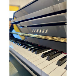 Piano Droit YAMAHA C109 Noir brillant