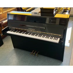 Piano Droit YAMAHA C109 Noir brillant
