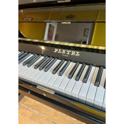 Piano droit PLEYEL P-131 finition noir brillant