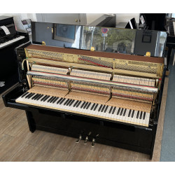 Piano droit BURGER & JACOBI 106cm finition noir brillant