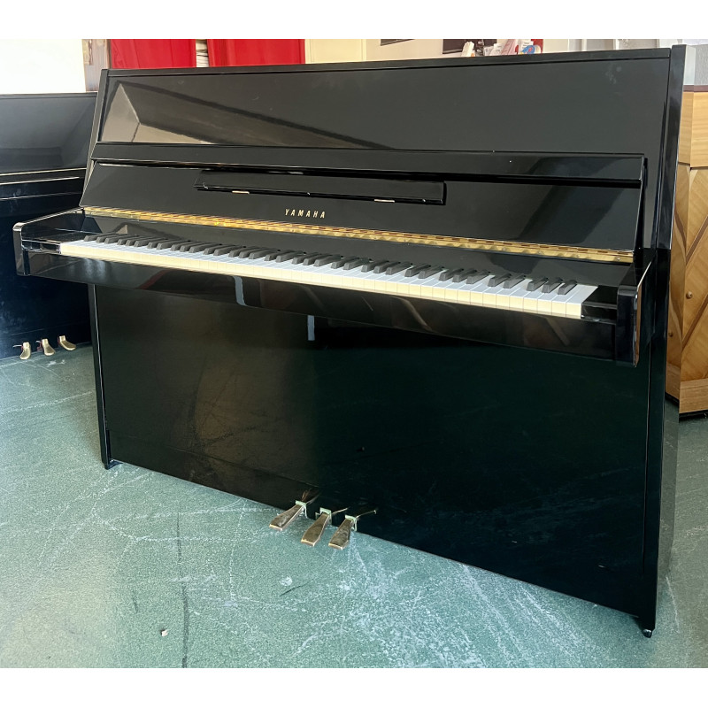 Piano Droit YAMAHA LU201 114cm Noir brillant Piano Droit YAMAHA LU201 114cm Noir brillant