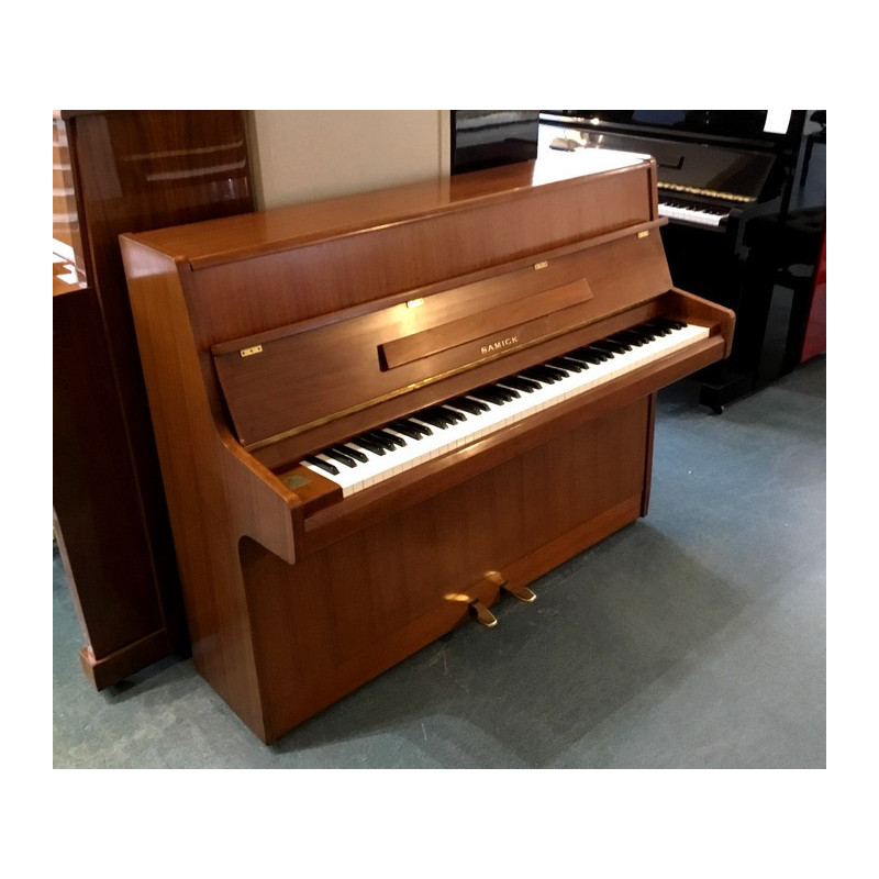 Piano Droit SAMICK S108S finition Noyer satiné Piano Droit SAMICK S108S finition Noyer satiné