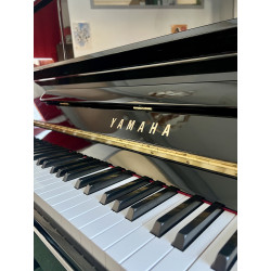 Piano Droit YAMAHA YU-118 118cm finition Noir brillant