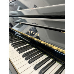 Piano Droit YAMAHA LU101 109cm Noir brillant