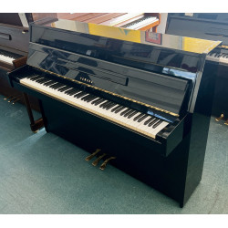Piano Droit YAMAHA LU101 109cm Noir brillant