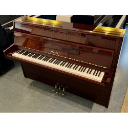 Piano droit Yamaha M5J 108 CM finition acajou brillant