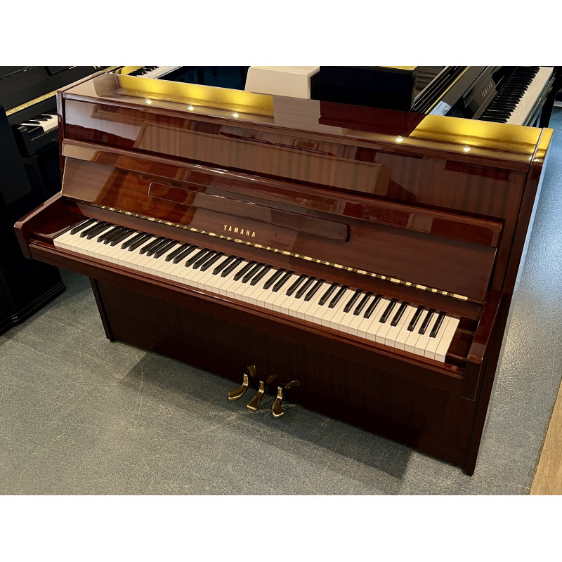 Piano droit Yamaha M5J 108 CM finition acajou brillant
