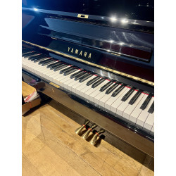 YAMAHA YUS Piano droit Noir Brillant 121 cm