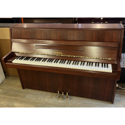Location piano droit Yamaha M1J