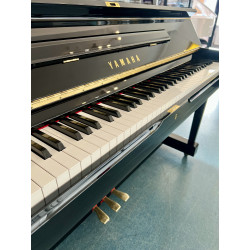 YAMAHA U1 121cm Piano Droit Noir brillant