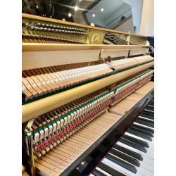 Piano Droit Yamaha E116 Finition Noir Brillant