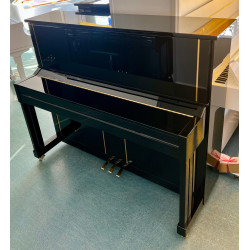 FEURICH F125 DESIGN PIANO DROIT NOIR BRILLANT OCCASION TRES RECENTE