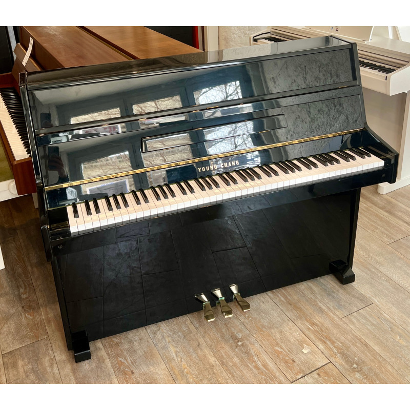 Young Chang U-109 Piano Droit Noir Brillant