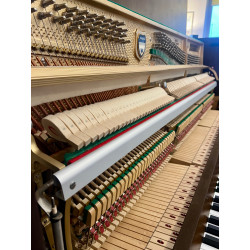 Weinbach 118 Piano Droit finition Noyer Satiné