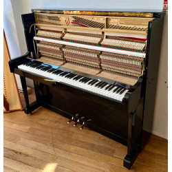 Petrof P-125 Piano Droit Noir Brillant