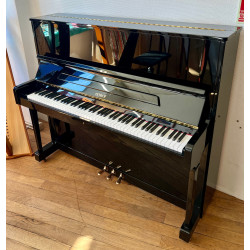Petrof P-125 Piano Droit Noir Brillant