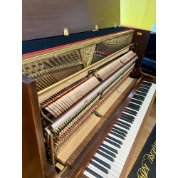 Piano droit ED SEILER 130 cm finition Noyer Satiné