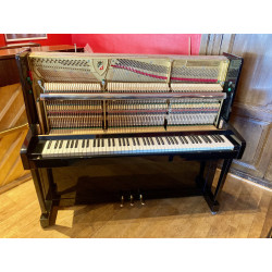 PETROF 125 Piano droit Finition Noir Brillant