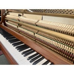 SAMICK S108S Piano Droit finition Noyer satiné